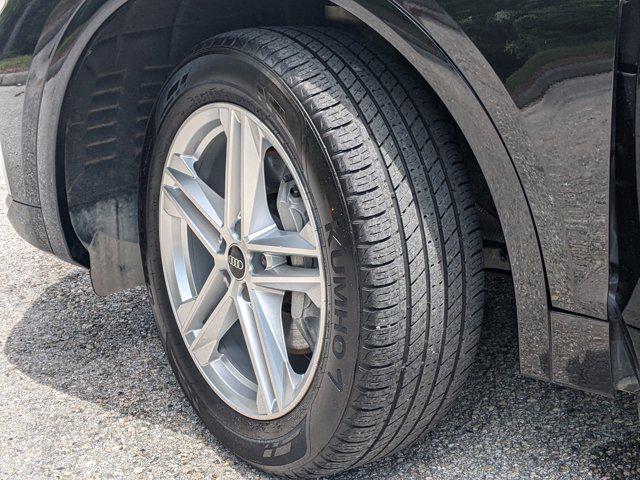 Photo of 2023 Mythos Black Metallic Audi Q5