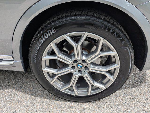 Photo of 2024 Brooklyn Grey Metallic BMW X7