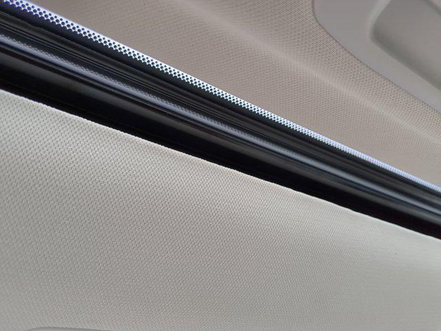 Photo of 2025 Mica Lexus ES 350