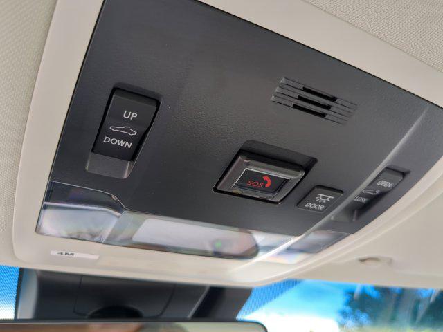 Photo of 2025 Mica Lexus ES 350