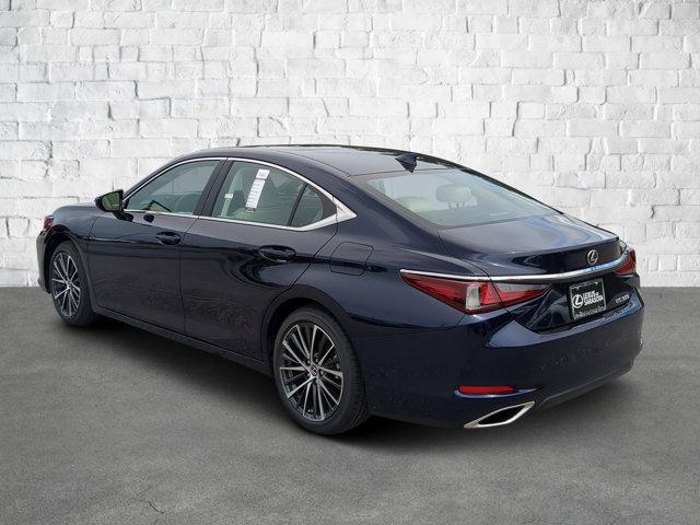 Photo of 2025 Mica Lexus ES 350