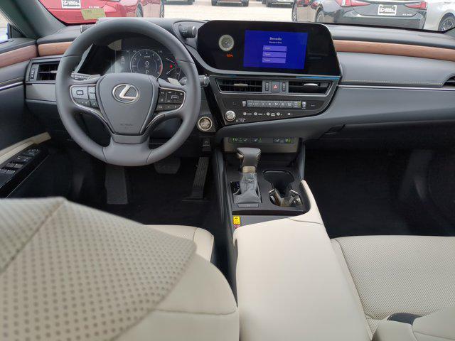 Photo of 2025 Mica Lexus ES 350