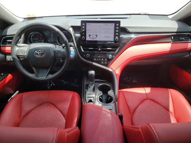 Photo of 2022 White Toyota Camry