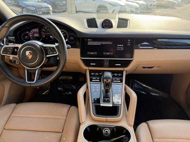 Photo of 2023 Quartzite Grey Metallic Porsche Cayenne