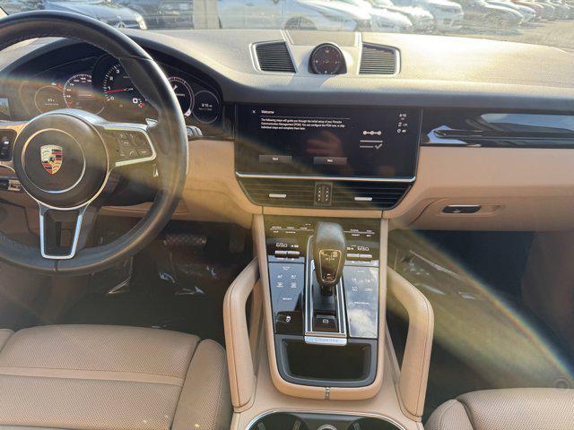 Photo of 2023 Quartzite Grey Metallic Porsche Cayenne