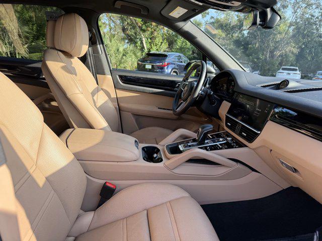 Photo of 2023 Quartzite Grey Metallic Porsche Cayenne