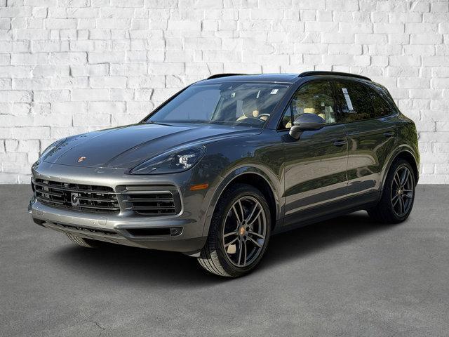 Photo of 2023 Quartzite Grey Metallic Porsche Cayenne