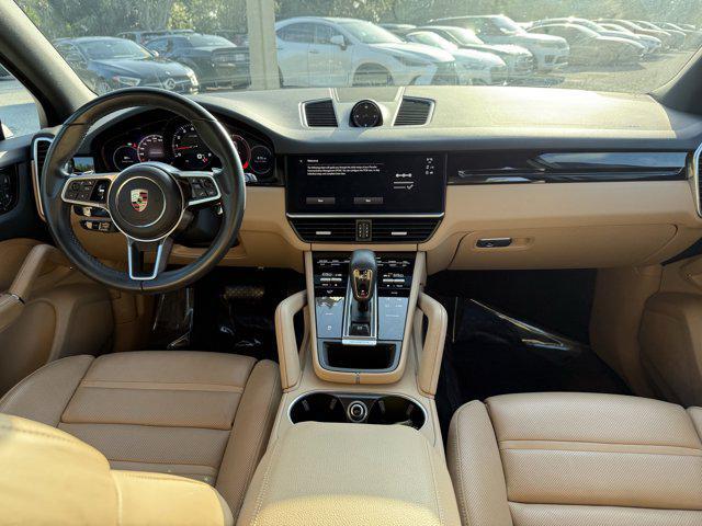 Photo of 2023 Quartzite Grey Metallic Porsche Cayenne
