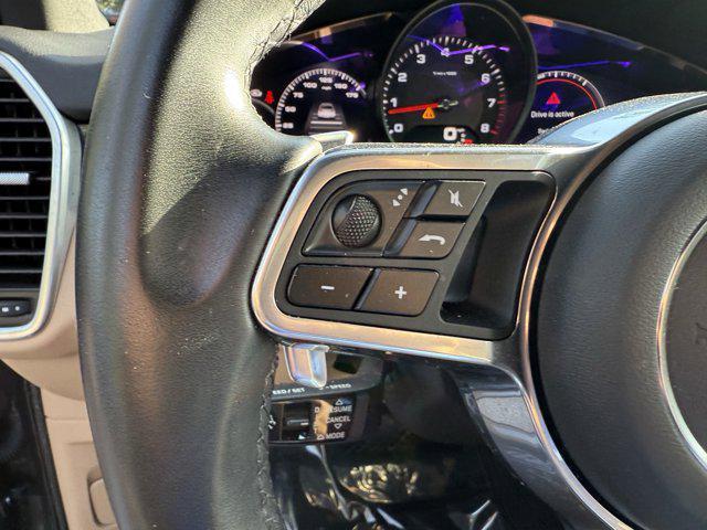 Photo of 2023 Quartzite Grey Metallic Porsche Cayenne
