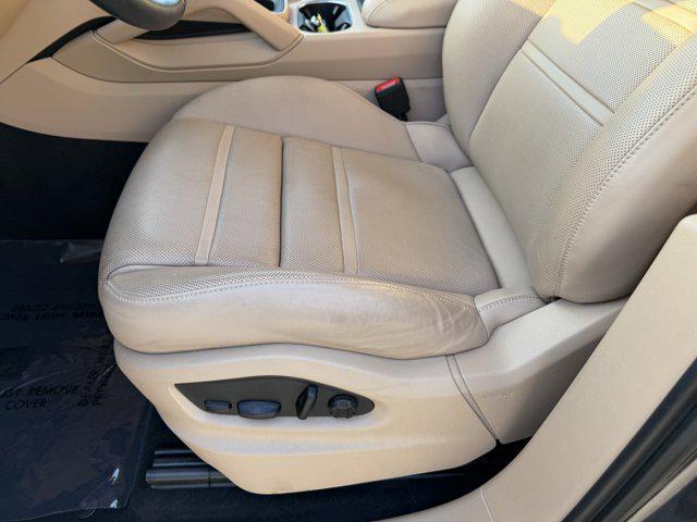 Photo of 2023 Quartzite Grey Metallic Porsche Cayenne