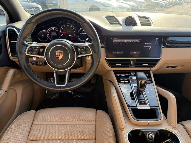 Photo of 2023 Quartzite Grey Metallic Porsche Cayenne