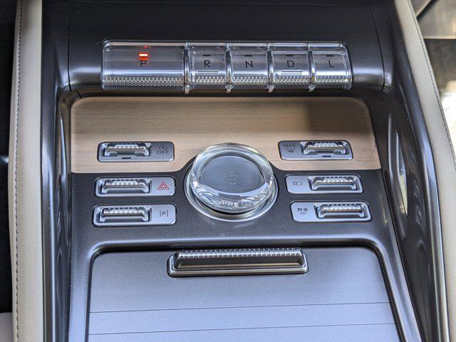 Photo of 2024 White Platinum Metallic Tri-Coat Lincoln Nautilus