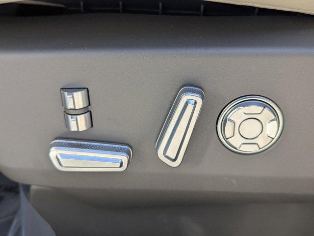 Photo of 2024 White Platinum Metallic Tri-Coat Lincoln Nautilus