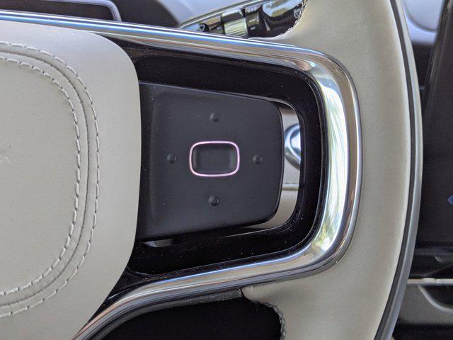 Photo of 2024 White Platinum Metallic Tri-Coat Lincoln Nautilus