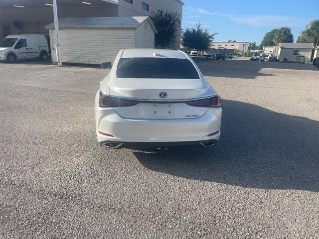 Photo of 2023 Eminent White Pearl Lexus ES 350