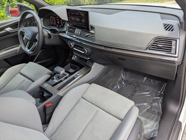 Photo of 2024 White Audi SQ5
