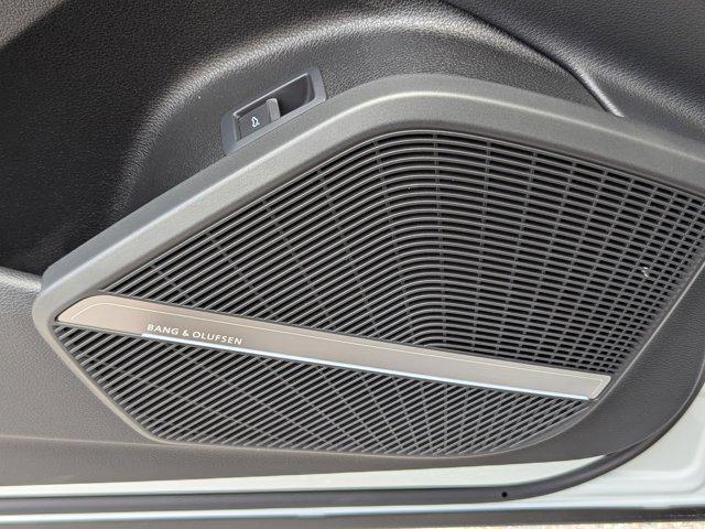 Photo of 2024 White Audi SQ5