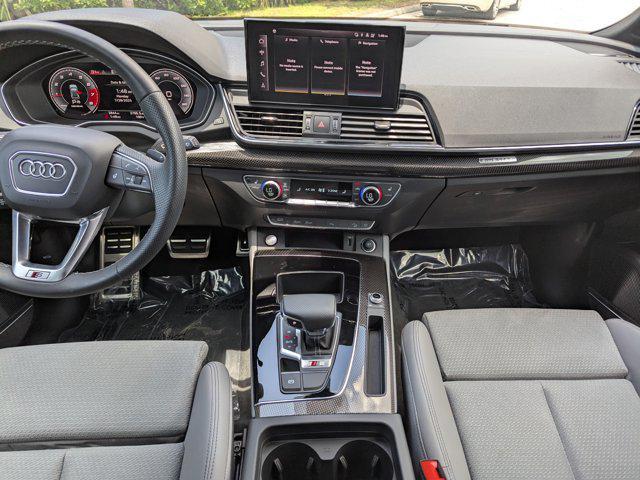 Photo of 2024 White Audi SQ5