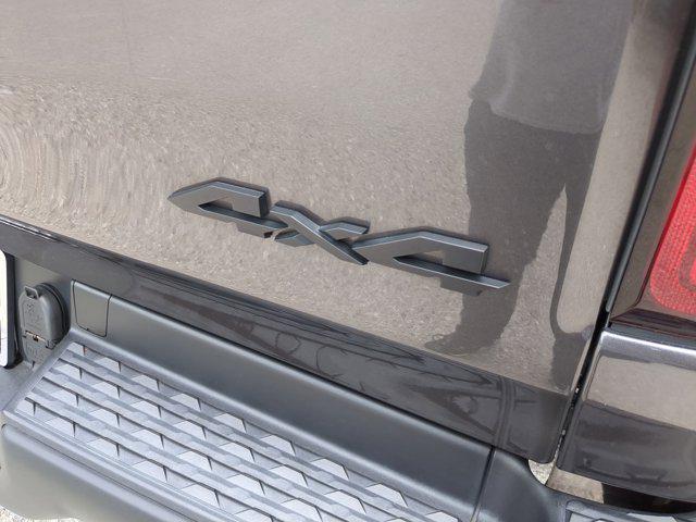 Photo of 2022 Granite Crystal Metallic Clearcoat RAM 1500