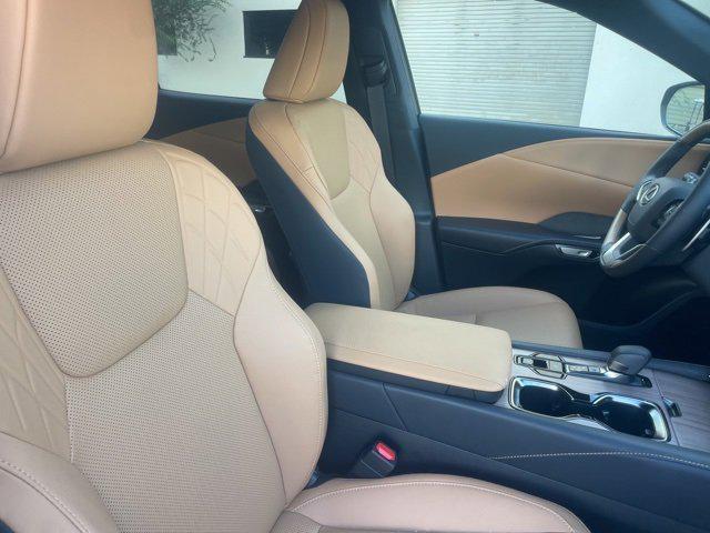 Photo of 2025 Nori Green Pearl Lexus RX 350