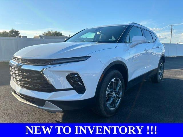 Photo of 2023 Summit White Chevrolet Blazer