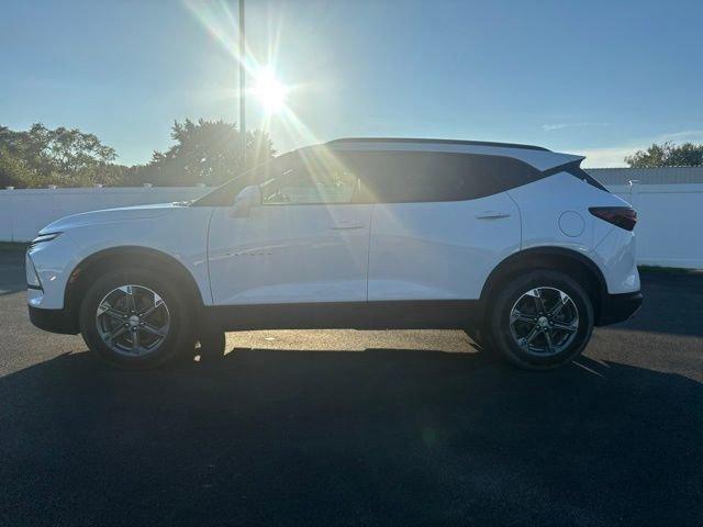 Photo of 2023 Summit White Chevrolet Blazer