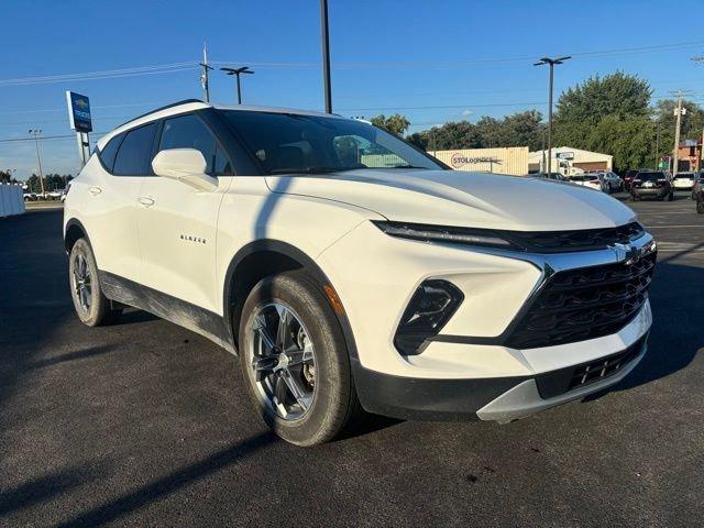 Photo of 2023 Summit White Chevrolet Blazer