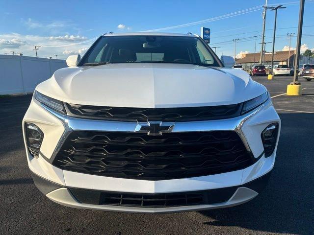Photo of 2023 Summit White Chevrolet Blazer