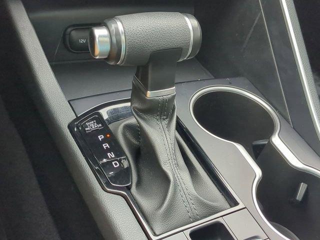 Photo of 2021 Glacial White Pearl Kia K5