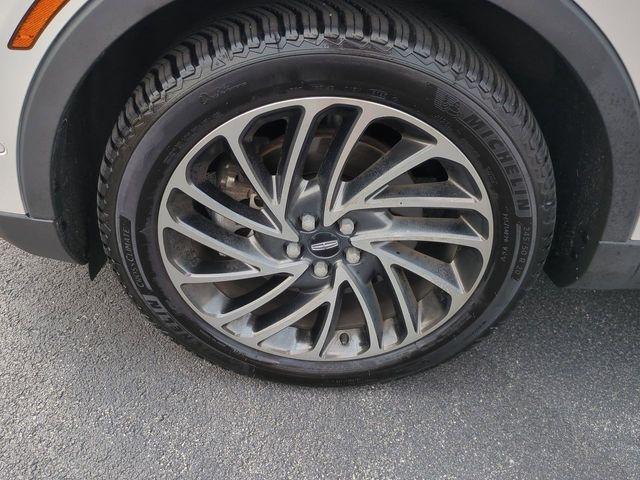 Photo of 2019 White Platinum Tri-Coat Lincoln Nautilus