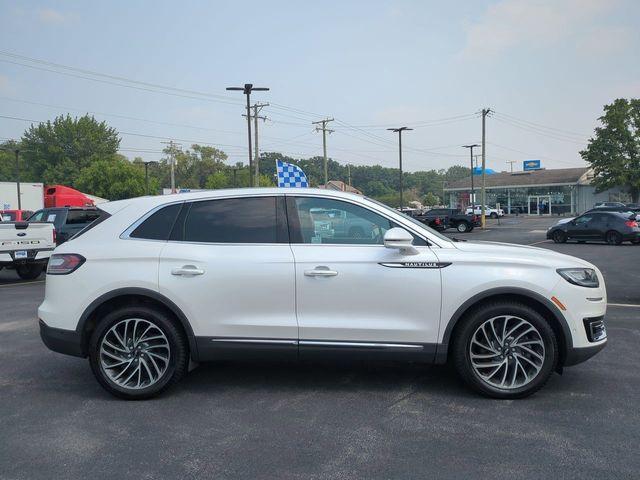 Photo of 2019 White Platinum Tri-Coat Lincoln Nautilus