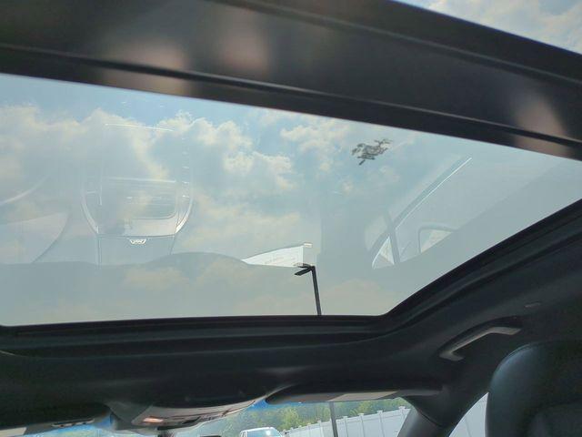 Photo of 2019 White Platinum Tri-Coat Lincoln Nautilus