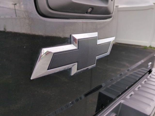 Photo of 2017 Black Chevrolet Silverado 1500