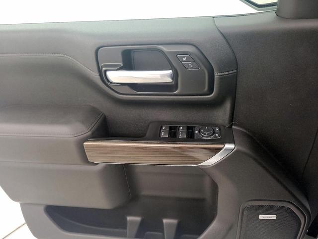 Photo of 2021 White Chevrolet Silverado 1500