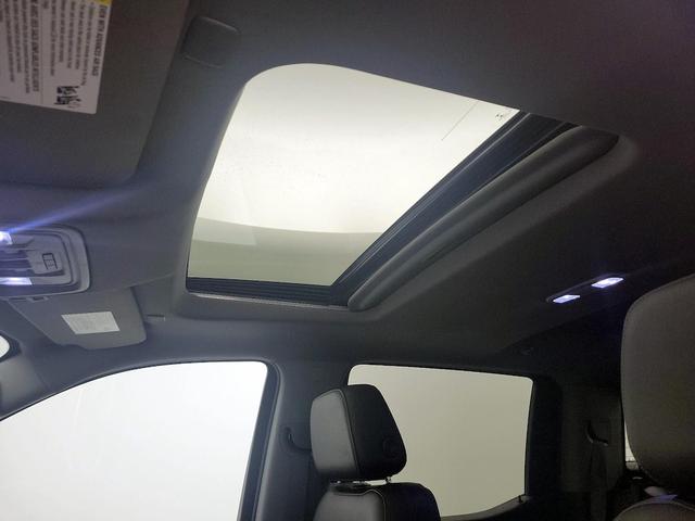 Photo of 2021 White Chevrolet Silverado 1500