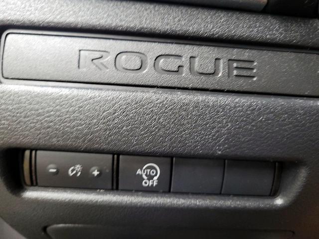 Photo of 2023 Gray Nissan Rogue