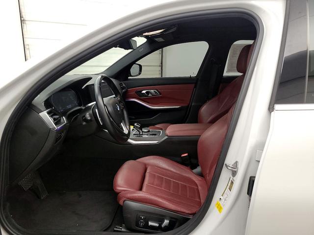 Photo of 2022 White BMW 330
