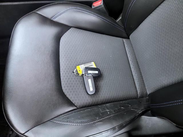 Photo of 2022 Gray Jeep Compass