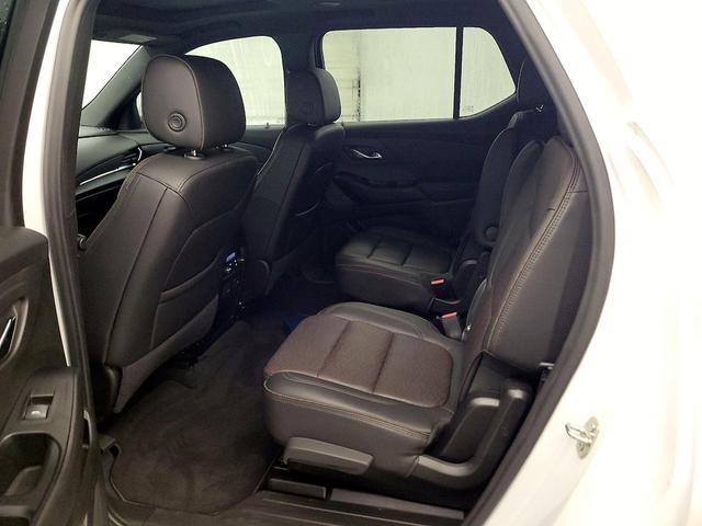 Photo of 2023 White Chevrolet Traverse
