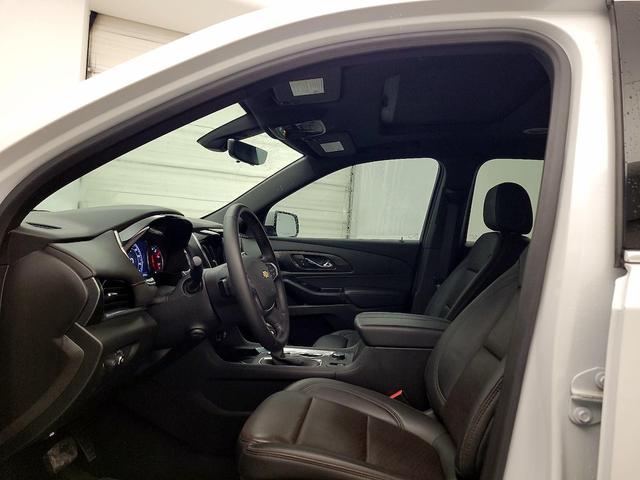 Photo of 2023 White Chevrolet Traverse