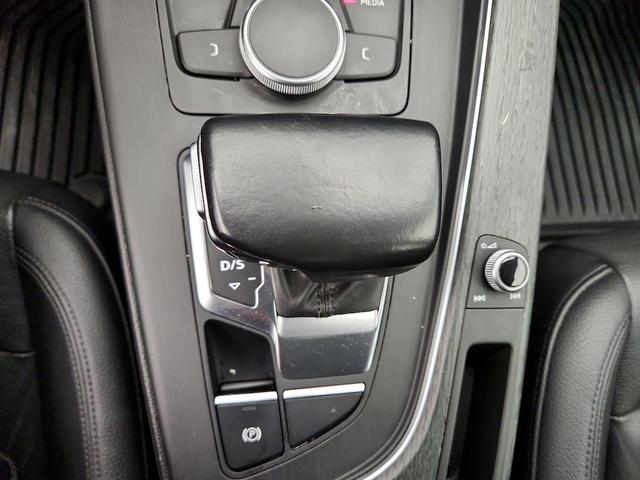 Photo of 2017 Gray Audi A4