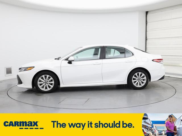 Photo of 2019 White Toyota Camry