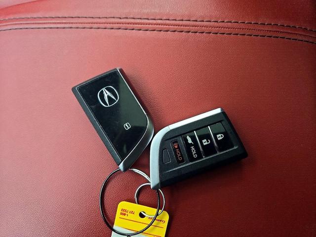 Photo of 2022 White Acura MDX