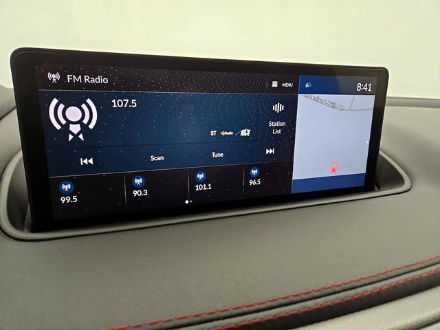 Photo of 2022 White Acura MDX