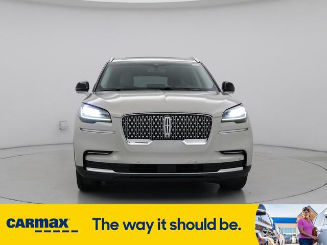 Photo of 2022 Tan Lincoln Aviator