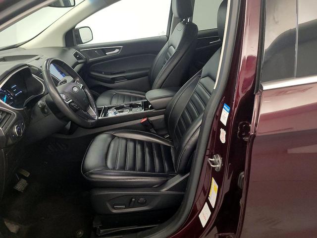 Photo of 2020 Burgundy Ford Edge
