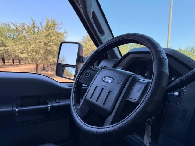 Photo of 2013 White Ford F-250