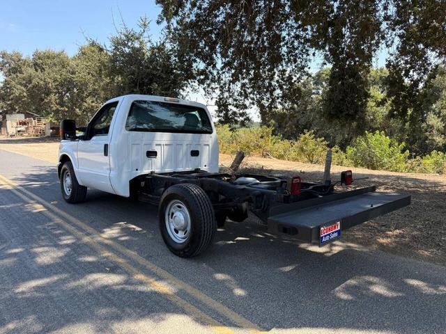 Photo of 2013 White Ford F-250