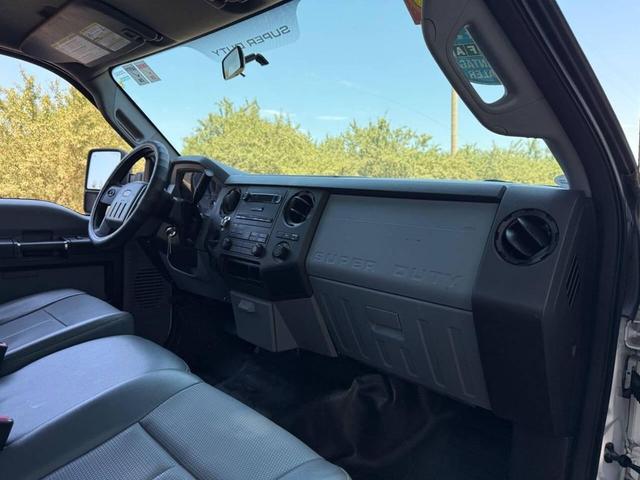 Photo of 2013 White Ford F-250