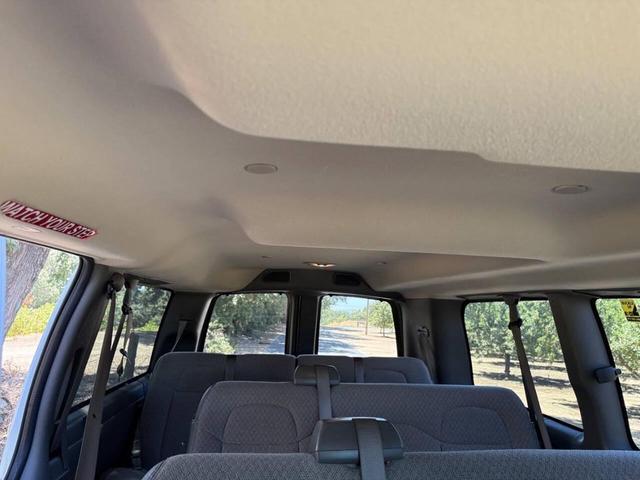 Photo of 2016 Summit White Chevrolet Express 3500
